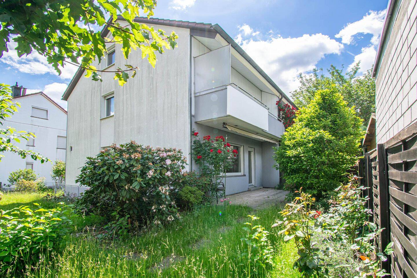 Renovierungsbedürftige Doppelhaushälfte im attraktiver Lage von S-Dürrlewang, 70565 Stuttgart (Dürrlewang Fasanenhof Möhringen Rohr Vaihingen)