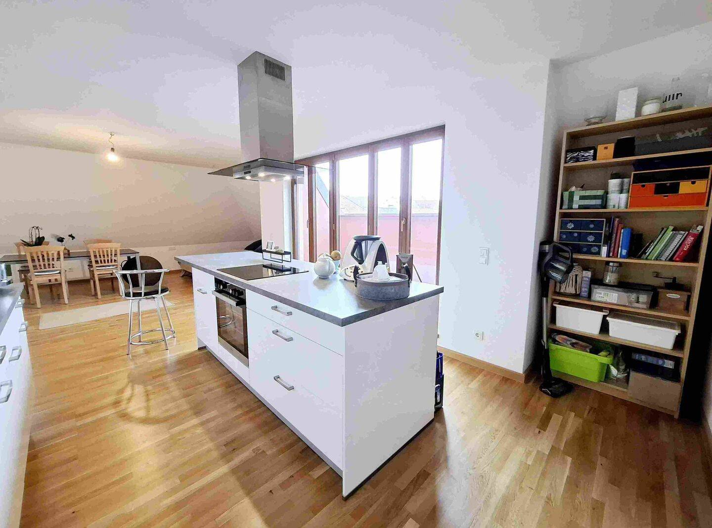 Stilvolles 2-Raum-Appartement mit Loggia und Einbauküche, 92224 Amberg