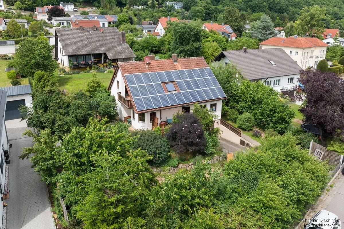 Viel Platz für die ganze Familie – Einfamilienhaus mit Potenzial in Tegernheim, 93105 Tegernheim