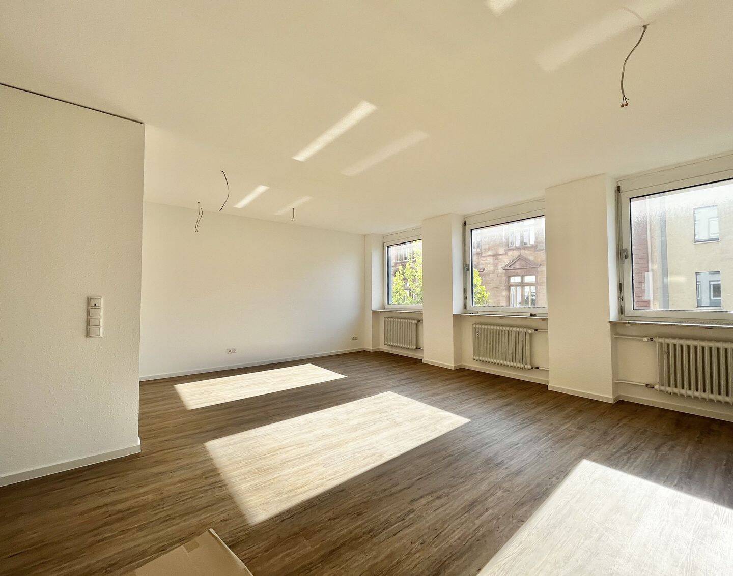 Großzügige, 2021 sanierte 2-Zimmer-Wohnung in zentraler Lage!, 67655 Kaiserslautern (Innenstadt)