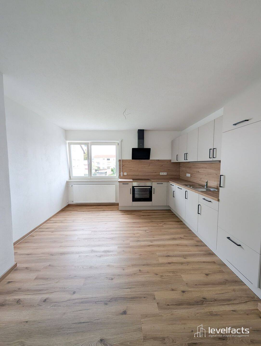 Erstbezug nach Kernsanierung | 3 Zimmer, Balkon & Einbauküche, 93155 Hemau
