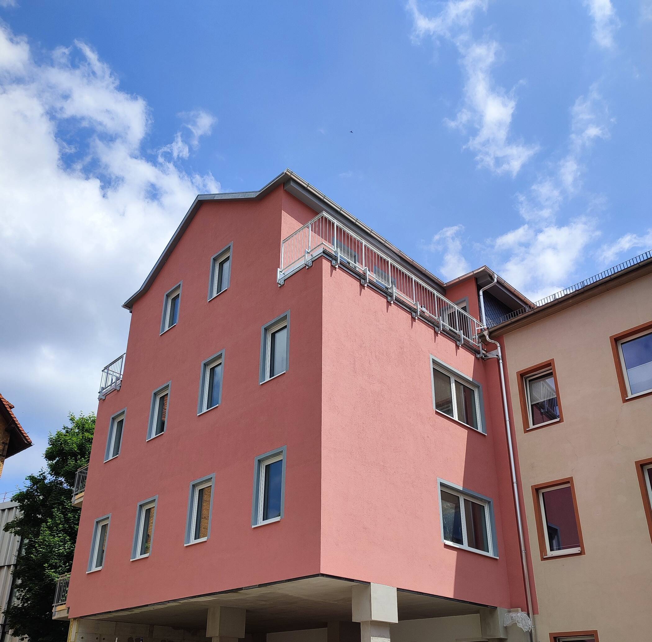 Dachgeschossmietwohnung mit Balkon und EBK, 7743 Jena