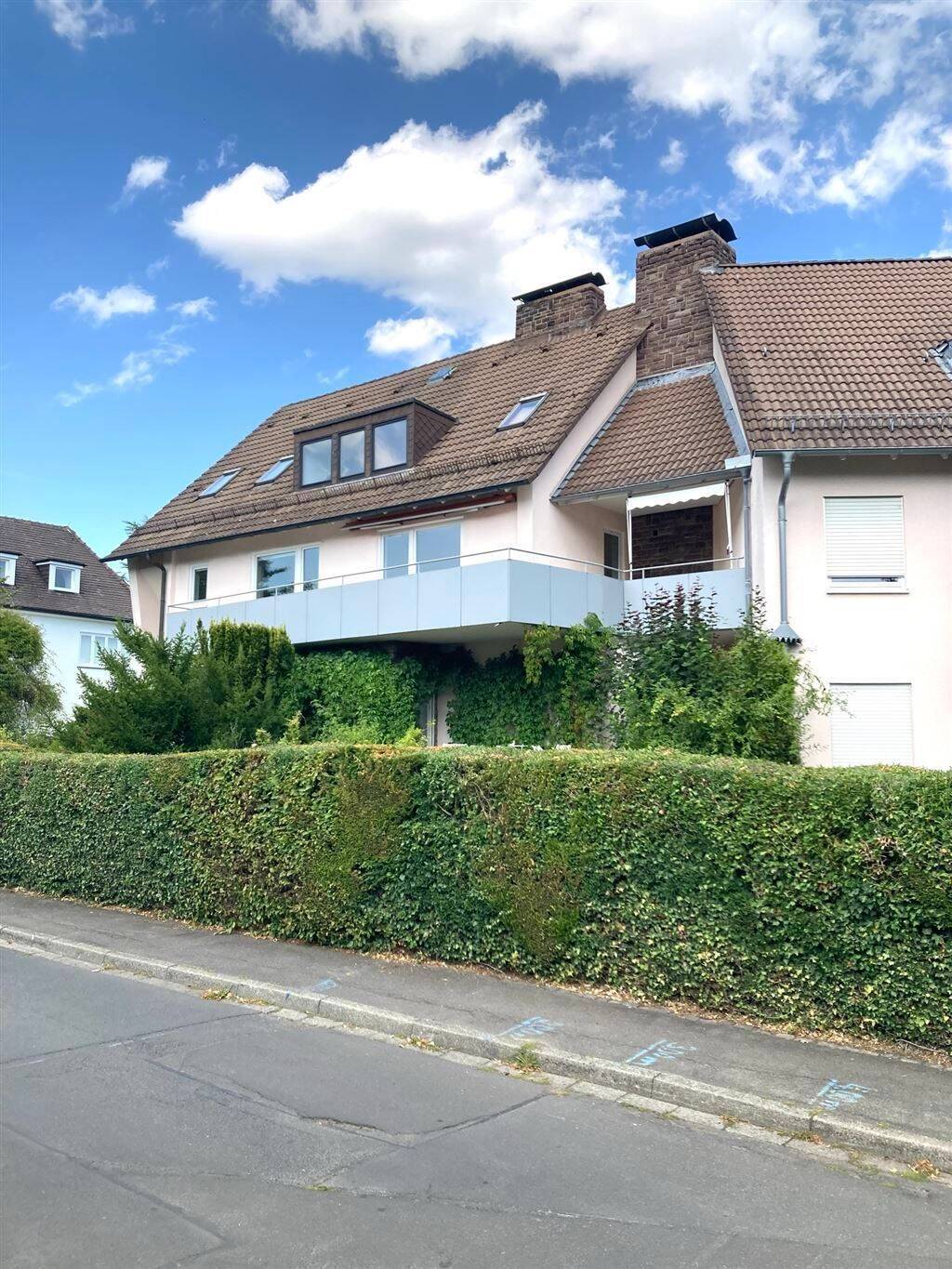 Großzügige Eigentumswohnung in Harleshausen in exponierter Lage Nähe Seebergstraße, 3 ZKB, 2 Balkone, Garage, begehbarer Kleiderschrank, Gäste WC, 34128 Kassel (Harleshausen Jungfernkopf Kirchditmold)