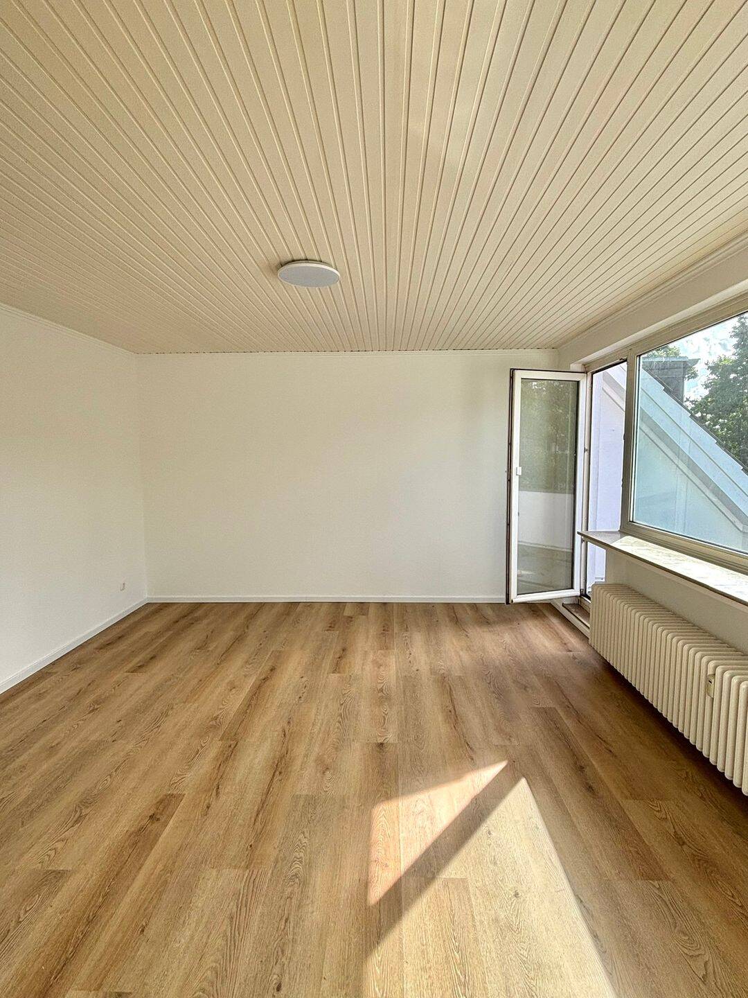 Lichtdurchflutete 2-Zimmer-Wohnung in Bremen-Hastedt, 28207 Bremen (Hastedt)