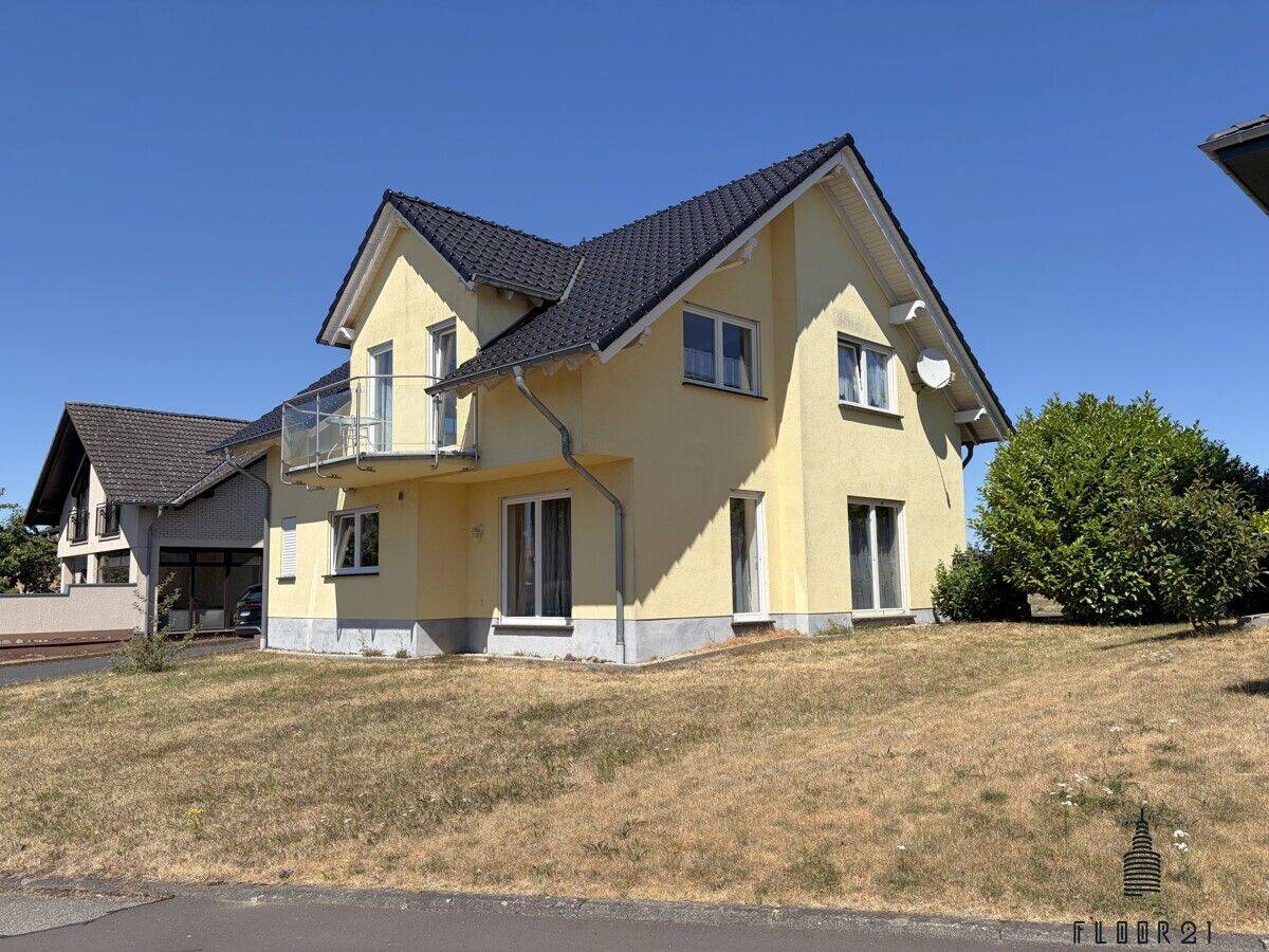 Charmantes, freistehendes Einfamilienhaus mit Doppelgarage & großem Garten in ruhiger Nachbarschaft, 56290 Dommershausen
