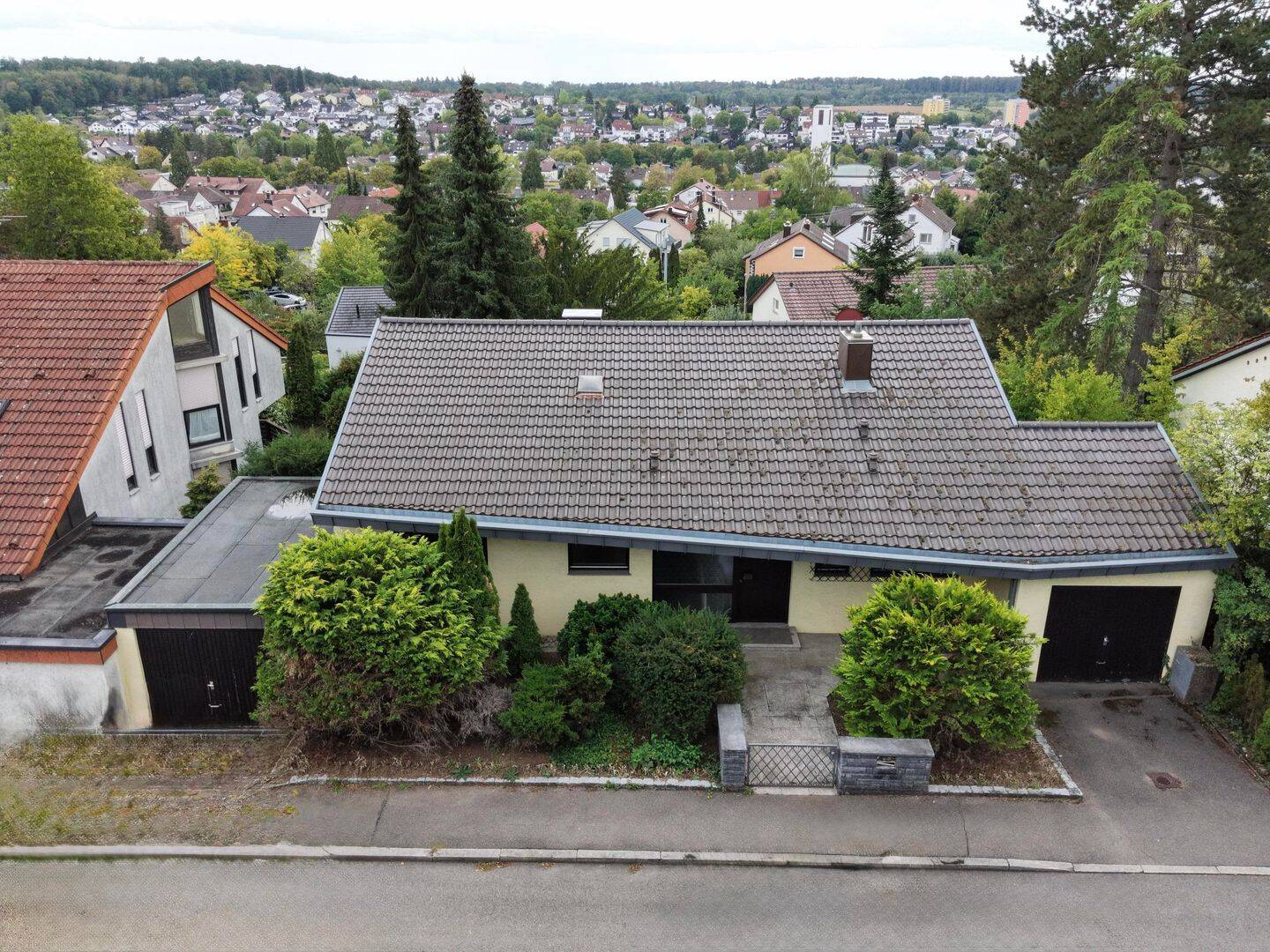 Großzügiges Einfamilienhaus in einer der begehrtesten Wohnlagen Böblingens, 71032 Böblingen