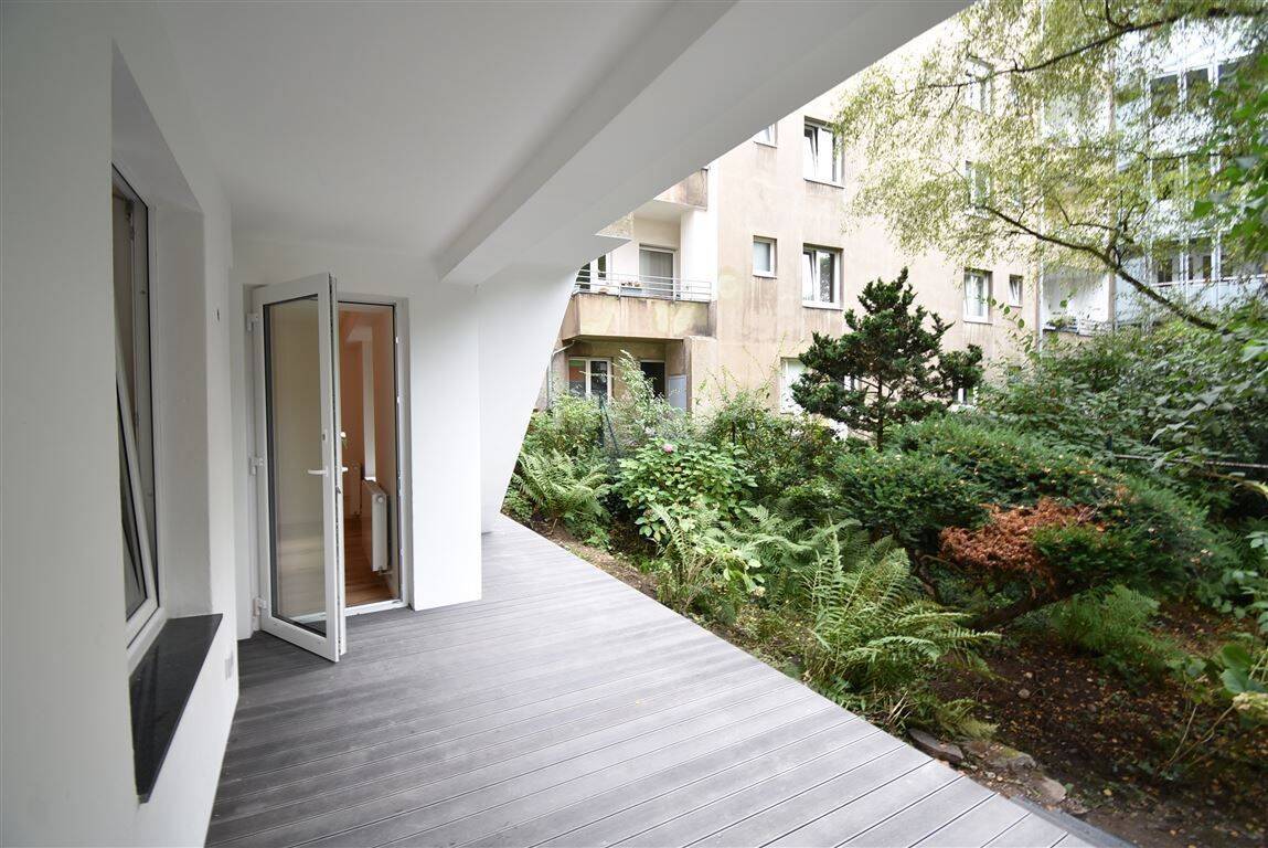OBK – Terrasse mit Blick ins Grüne! Sanierte 2-Zi-Whg im Souterrain, 40549 Düsseldorf (Heerdt Oberkassel)