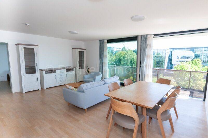 Dresden Altstadt- möblierte 4-Zimmer-Wohnung mit Balkon, Tiefgaragenstellplatz und Aufzug, 1069 Dresden