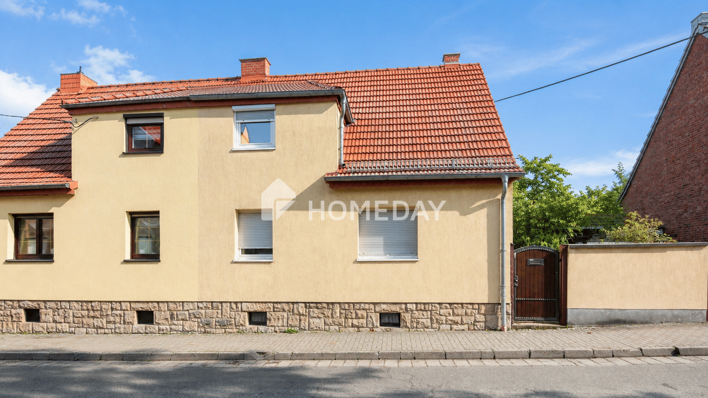Solide Basis für Ihr neues Zuhause – Doppelhaushälfte mit Entwicklungsmöglichkeiten, 99098 Erfurt