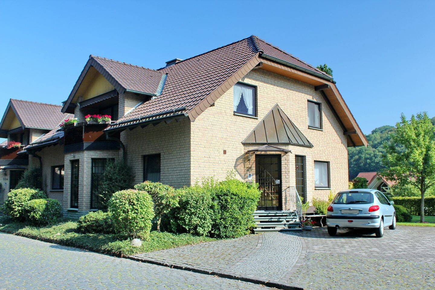 Großzügige Erdgeschosswohnung mit einem Carport, 33142 Büren