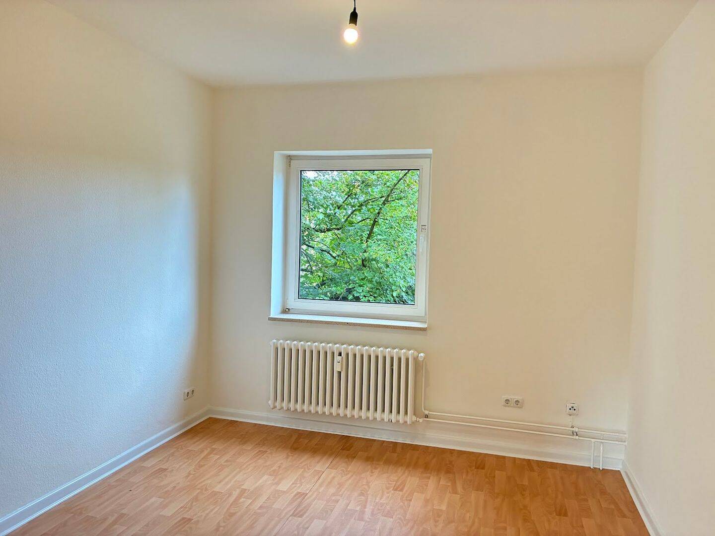 Praktische 2,5 Zimmerwohnung mit Balkon, 24149 Kiel (Neumühlen-Dietrichsdorf)