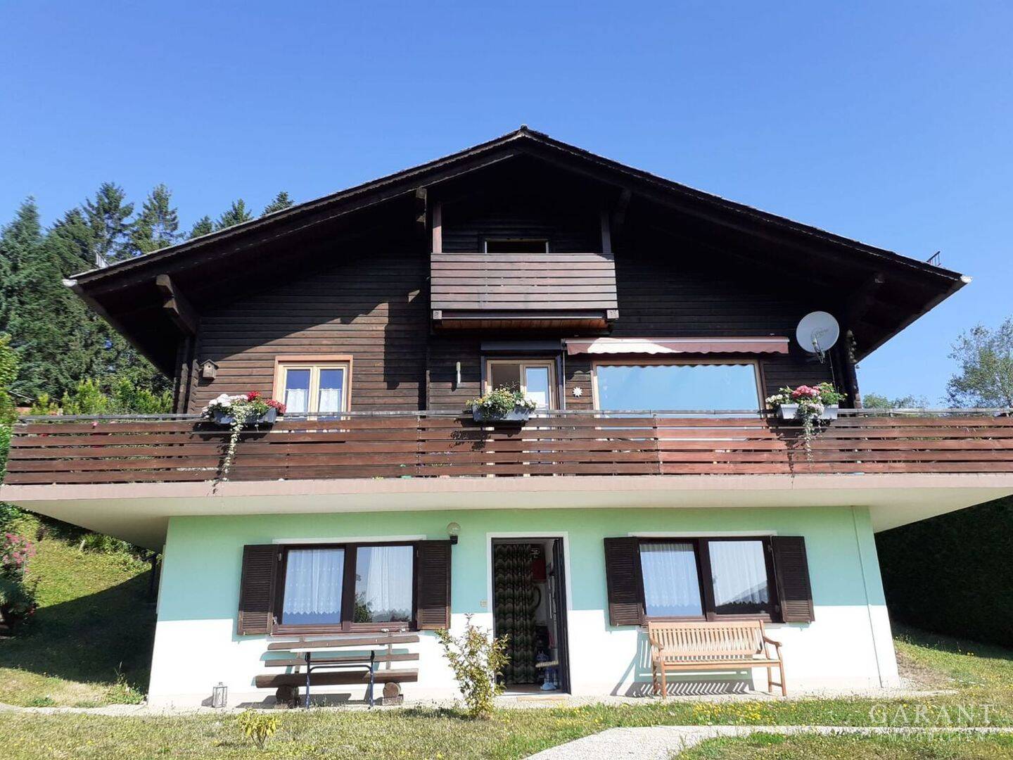 Traumblick in Windorf: Lichtdurchflutetes 2-Zimmer-Idyll mit XXL-Terrasse, Carport & Saunapotential!, 94575 Windorf