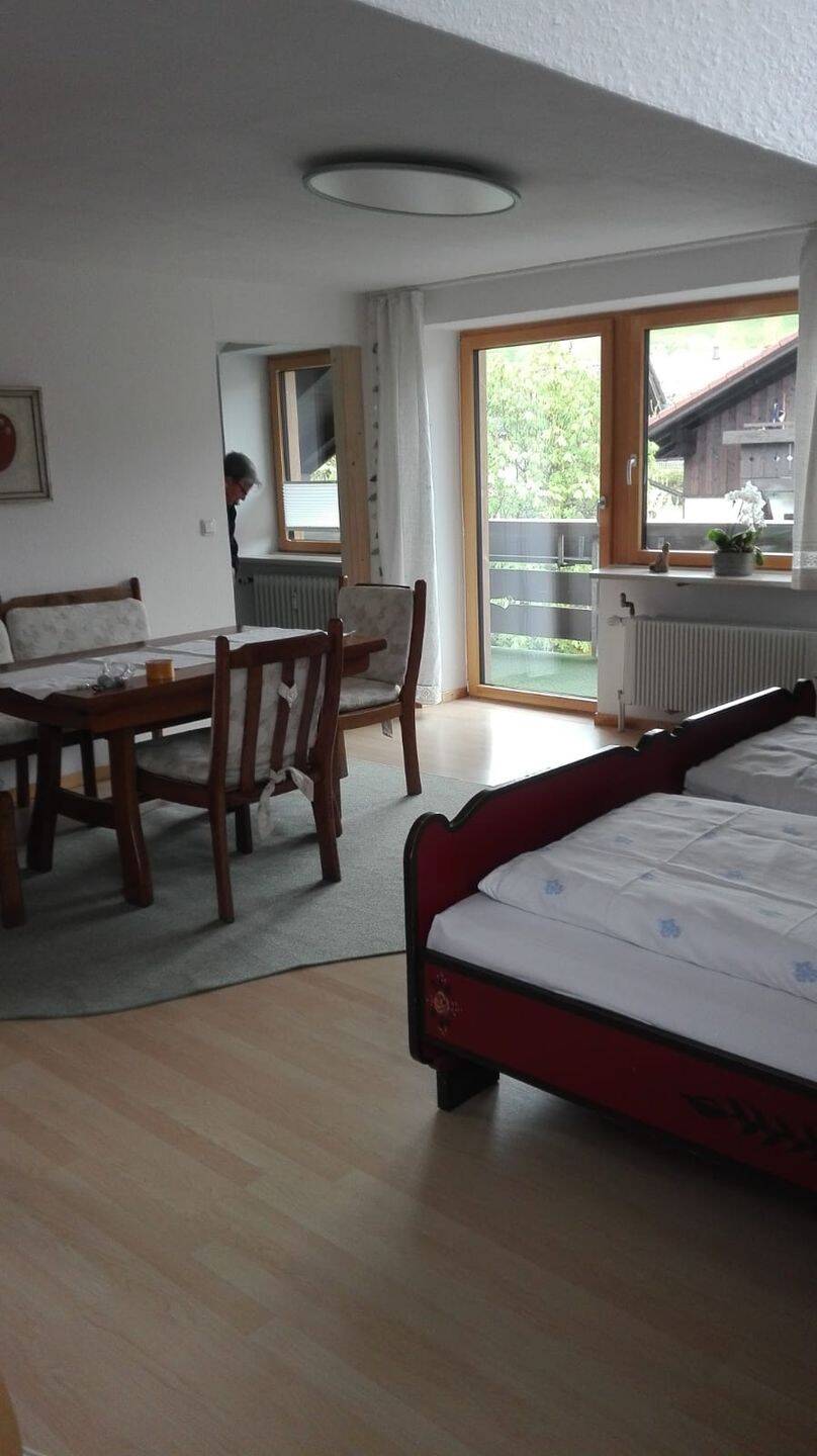 Möbelierte 1,5 Zimmer-Wohnung mit Ostbalkon und Bergblick in Altstädten/Oberallgäu, 87527 Sonthofen