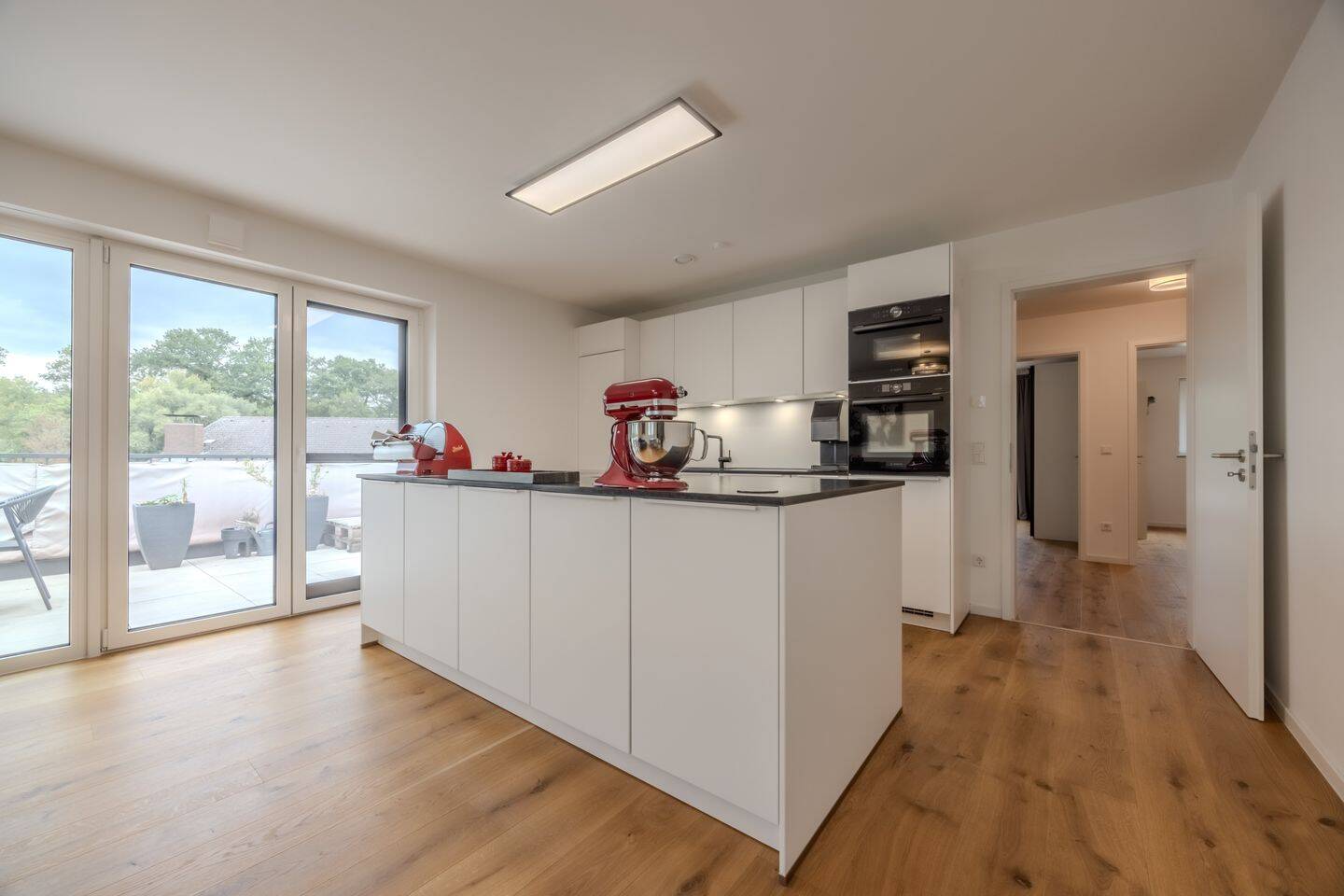 Modernes Wohnen auf höchstem Niveau – Penthouse mit 38 m² Terrasse und zwei TG-Stellplätzen, 64569 Nauheim