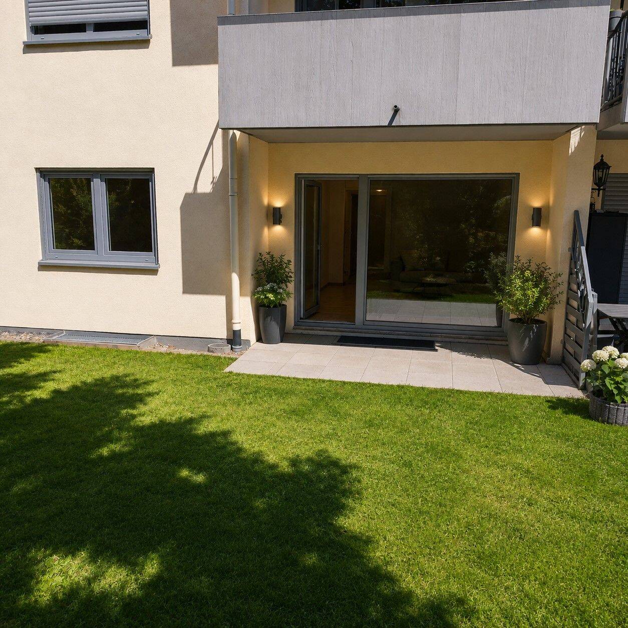Helle 3-Zimmer-Wohnung mit überdachter Terrasse und Stellplatz, 97422 Schweinfurt