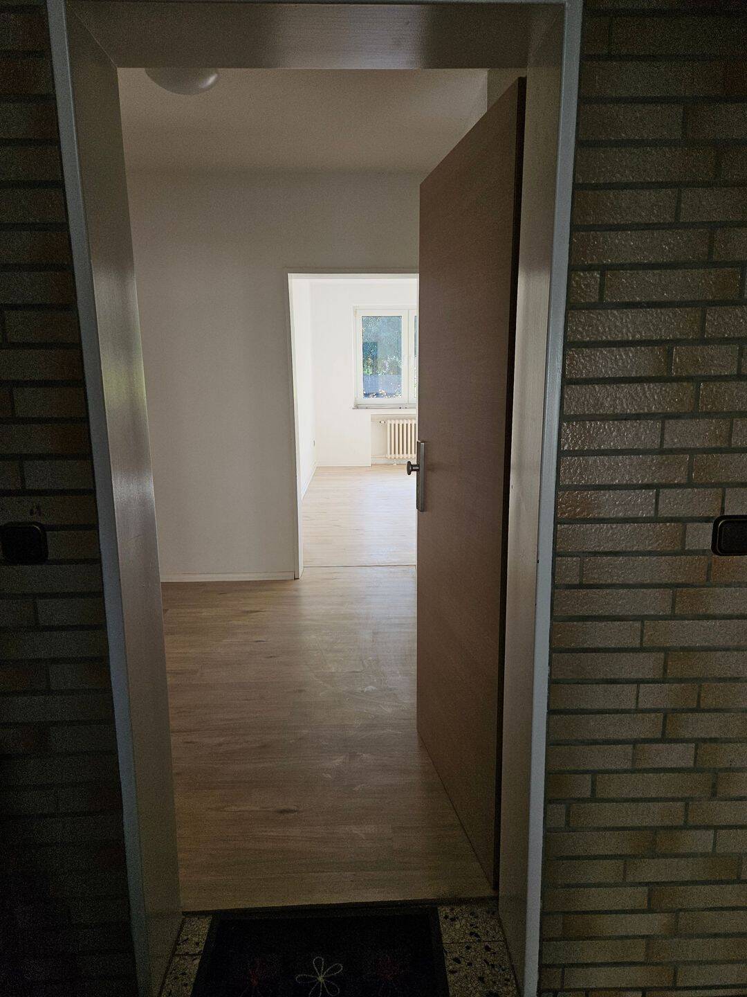 Helle gepflegte 2 Zimmer Wohnung Duisburg Wanheimerort 1OG 58 m², 47055 Duisburg (Neudorf-Süd Wanheim-Angerhausen Wanheimerort)