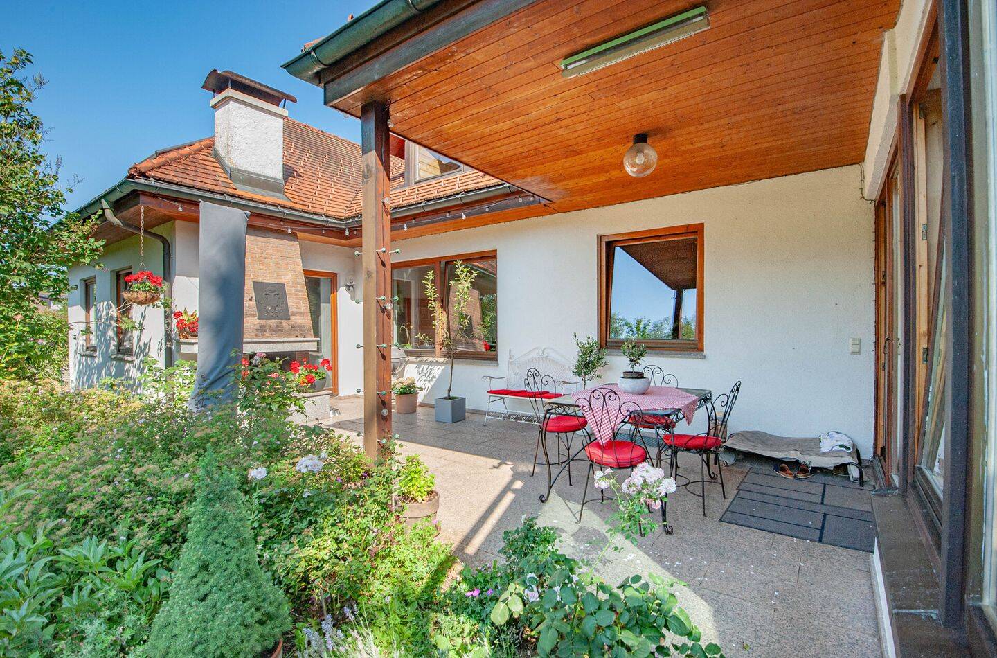Traumhaftes Einfamilienhaus mit großem Garten und viel Platz in bester Isnyer Wohnlage, 88316 Isny im Allgäu