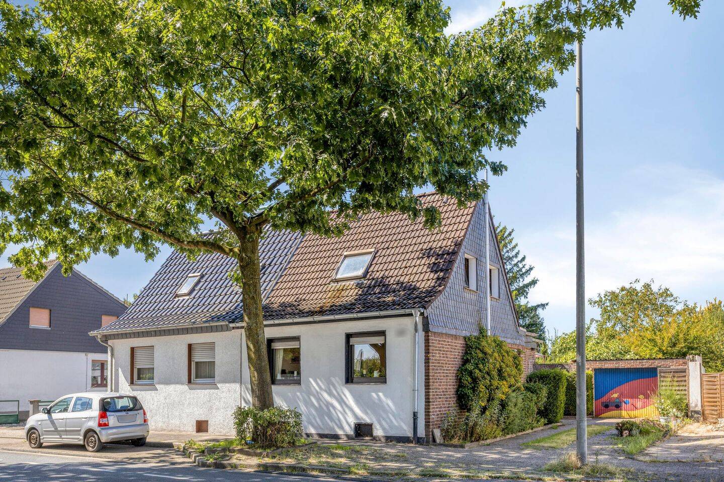 Doppelhaushälfte mit Garten, Terrasse und Garage, 46145 Oberhausen