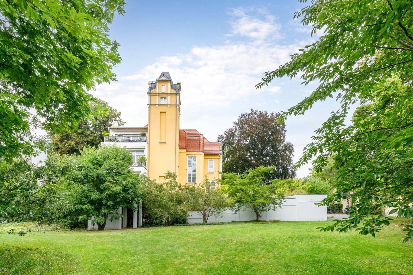 Terrassenwohnung mit 540 qm Privatgarten im KönigsQuartier, 14163 Berlin (Steglitz-Zehlendorf Kolonie Schlachtensee Süd Nikolassee Zehlendorf Schlachtensee)