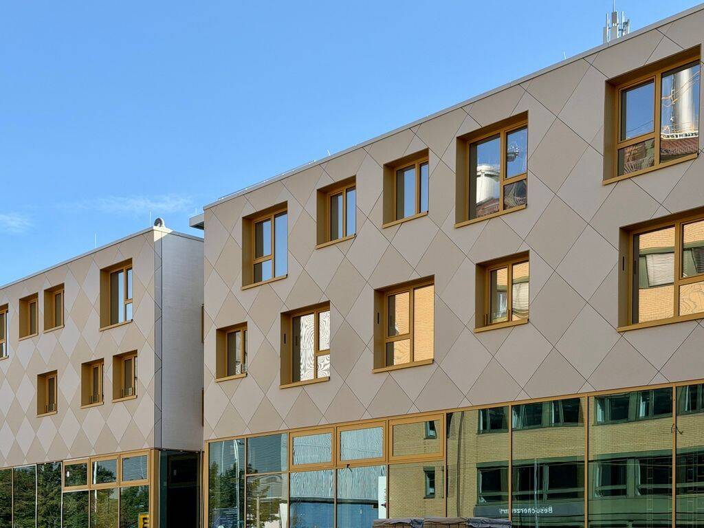 Wohnen in Mitte mit eigener Terrasse: Erstbezug 4-Zimmer-Wohnung, 10179 Berlin (Mitte)