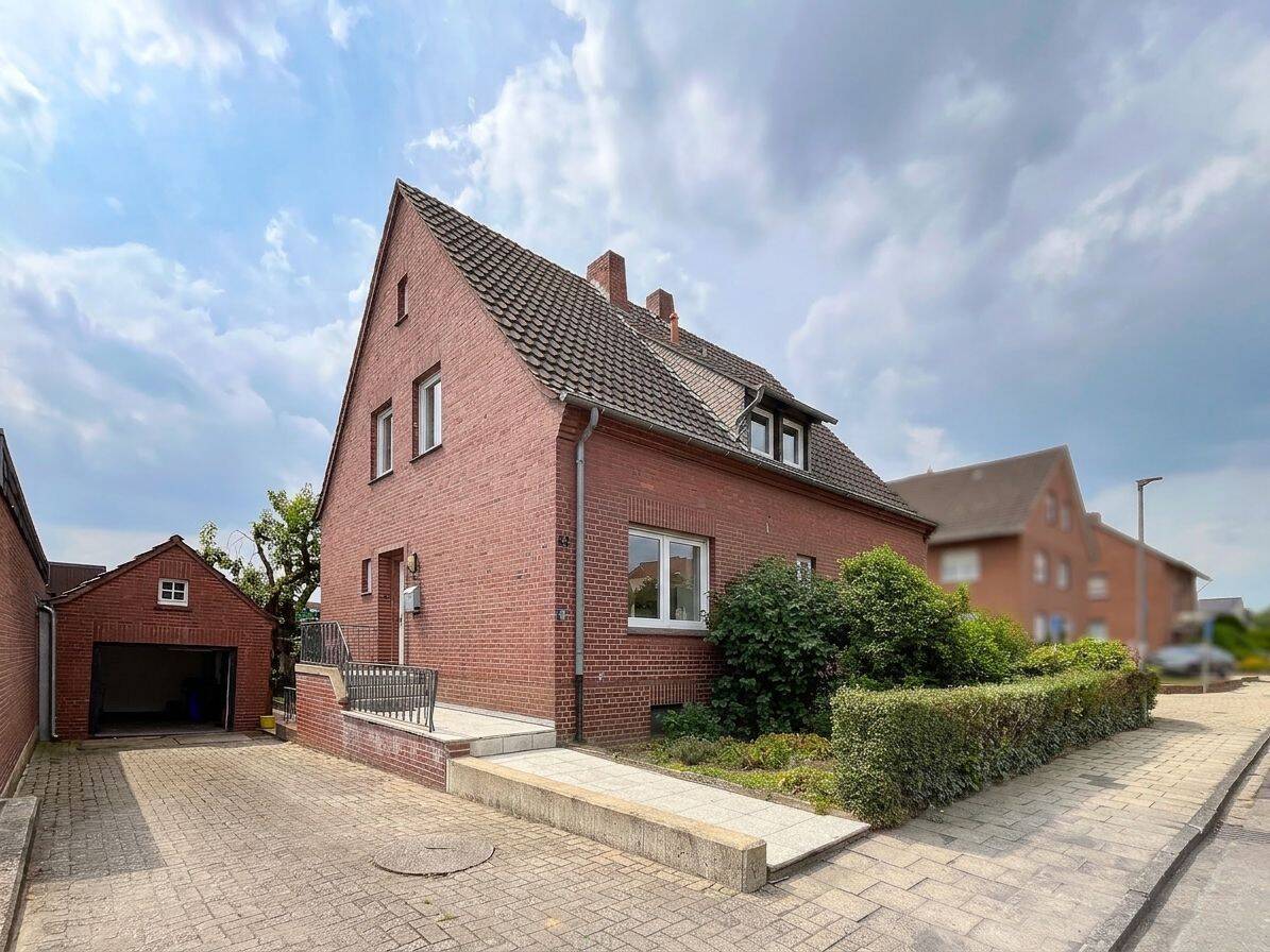 Flexibles Wohnhaus mit Perspektive in hervorragender Lage von Ibbenbüren!, 49477 Ibbenbüren