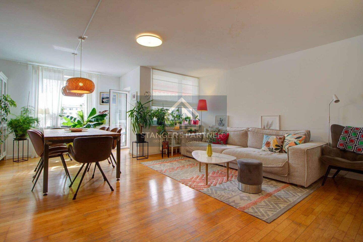 Lichtdurchflutete 4-Zimmer-Wohnung mit großer Süd-Loggia und außergewöhnlichem Grundriss, 80804 München (Schwabing-Freimann Schwabing-West)