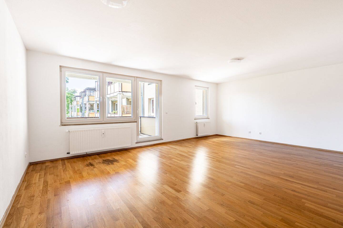 AIGNER – Idyllische Wohnlage trifft Abendsonne – Charmante 2-Zimmer-Wohnung mit Westbalkon, 85716 Unterschleißheim