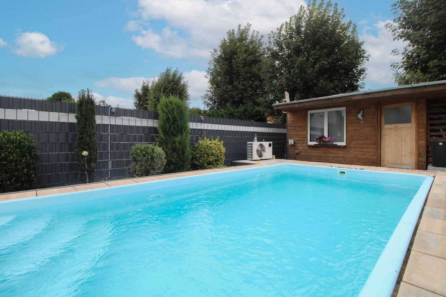Ein Zuhause zum Wohlfühlen – EFH mit beheizbarem Pool, Kamin und PV-Anlage, 39164 Wanzleben-Börde