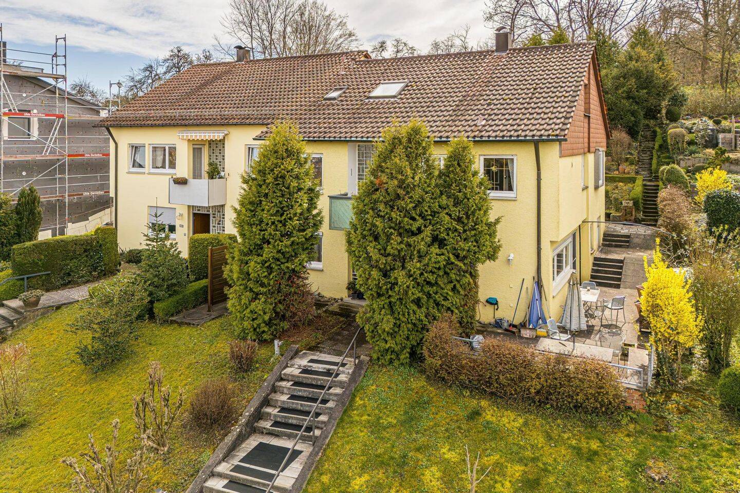 2-Familienhaus in Winnenden in toller Aussichtslage, großem Grundstück und vielen Möglichkeiten!, 71364 Winnenden