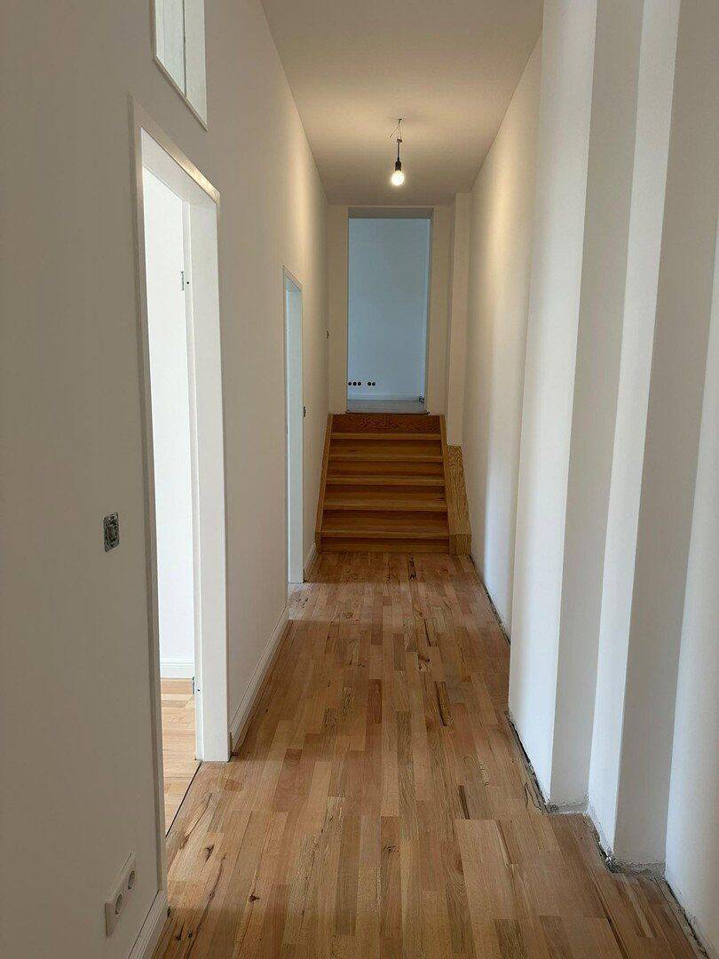 Neu sanierte 4-Zimmer-Wohnung mit zwei Balkonen und großem offenen Wohnbereich, 10589 Berlin (Charlottenburg-Wilmersdorf Charlottenburg Kolonie Gerickes Hof)
