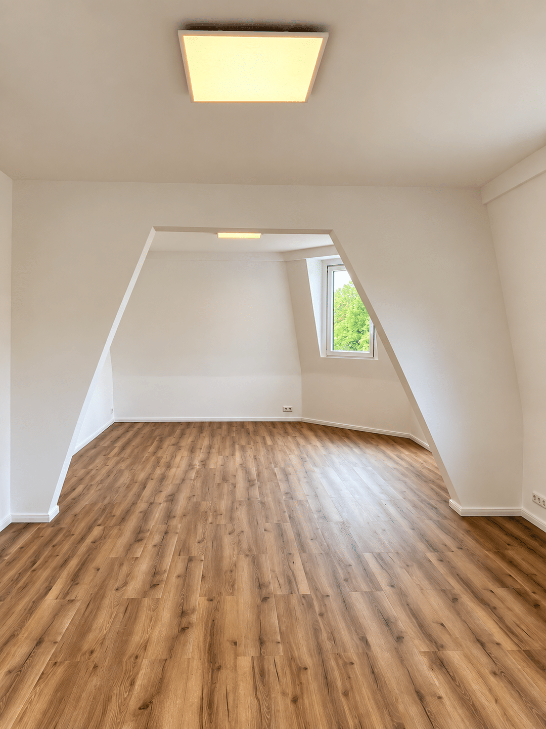 Modern sanierte Dachgeschosswohnung – Erstbezug mit schönem Ausblick, 42109 Wuppertal (Elberfeld)