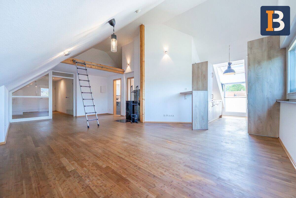 Gehobene 2-Zimmer Dachwohnung mit Bambusparkett und Stellplatz, 79426 Buggingen