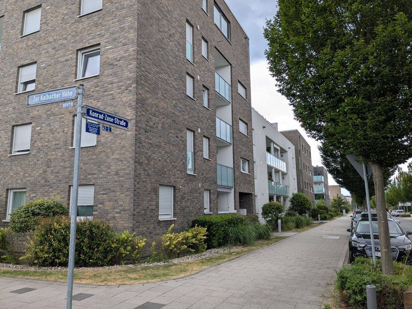 Moderne 2-Zimmer-Wohnung mit großer Loggia und Tiefgaragenstellplatz, 60438 Frankfurt am Main (Kalbach-Riedberg Niederursel)