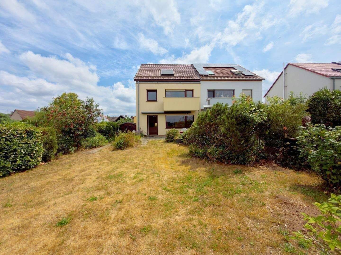 Zirndorf-Anwanden ~ WOHNEN AM FELDRAND ~ Gepflegte Doppelhaushälfte mit Weitblick ~ Studio ~ Garten ~ Garage, 90513 Zirndorf