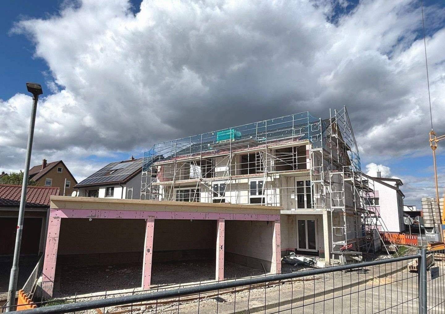 STADTVILLA TROSSINGEN – Exklusive OG-Whg. mit 5,5 Zimmer in top Lage – KfW 55 EH – 100.000 € zinsgünstiges Darlehen – 5% AfA f. Kap.anleger, 78647 Trossingen