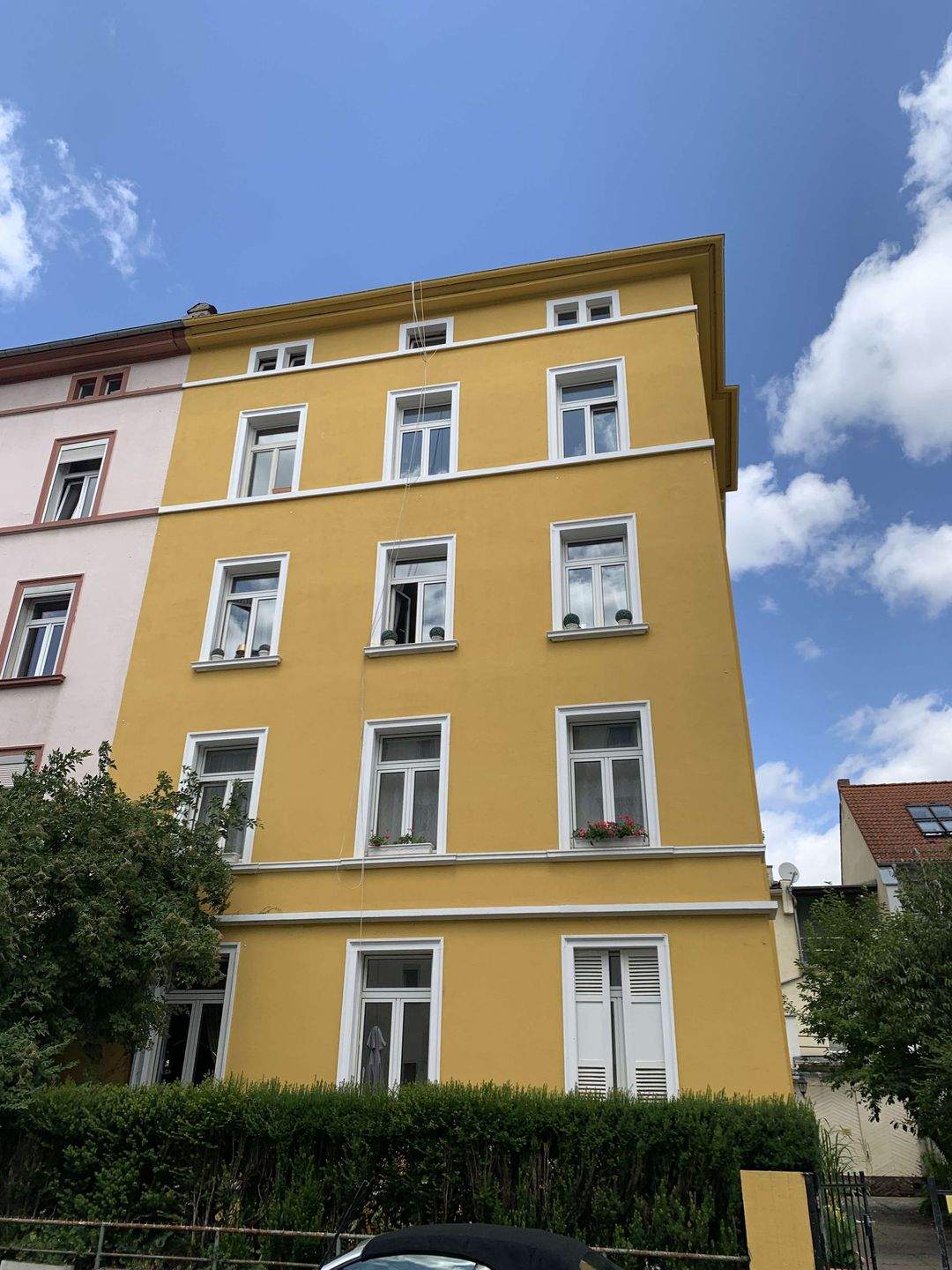 NORDEND: Vierter Stock mit Dachboden – sofort frei!, 60318 Frankfurt am Main (Innenstadt Nordend-Ost Nordend-West)