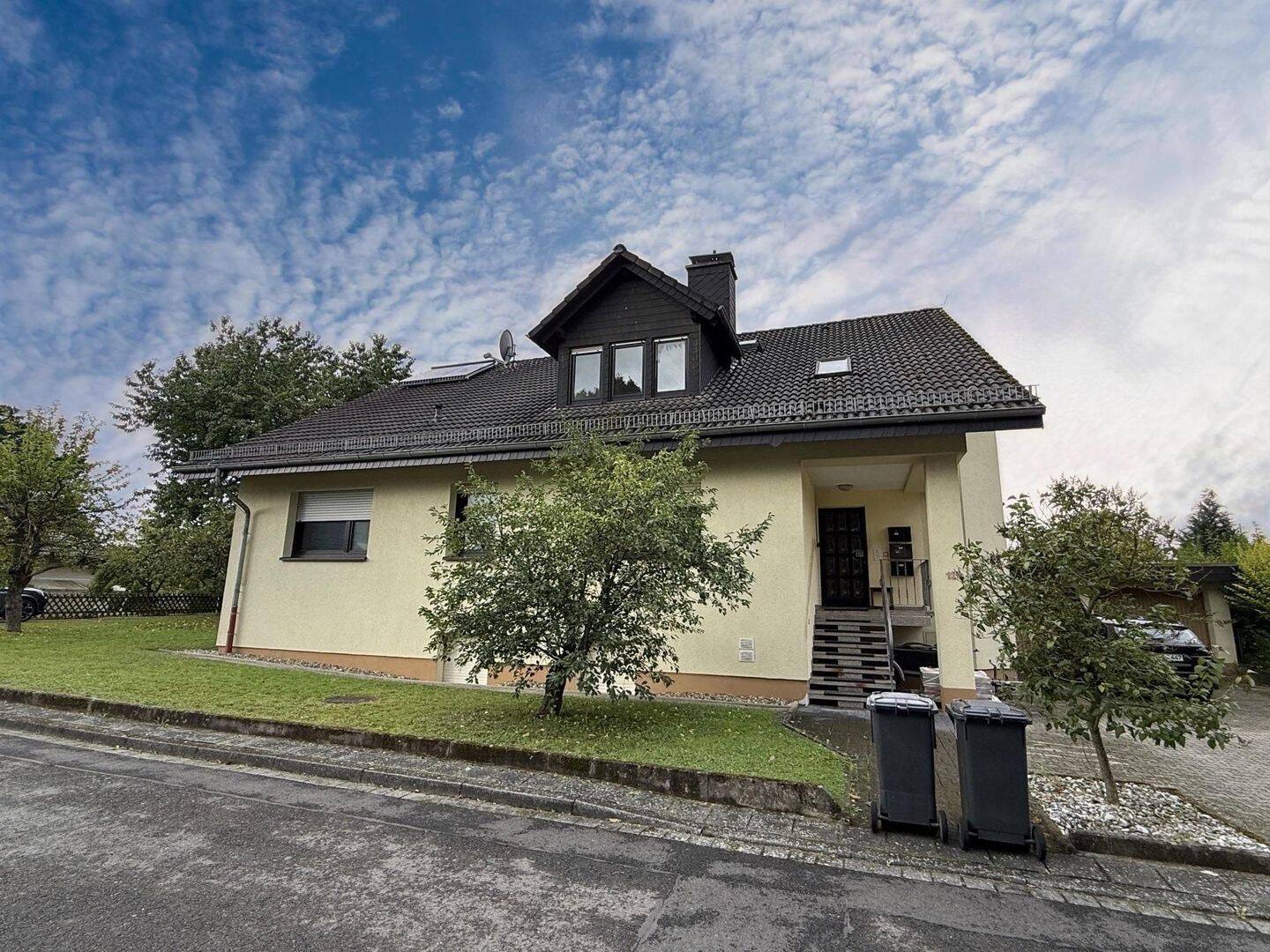Herrliches 1-2 Familienhaus in beliebter Lage von Baunatal, 34225 Baunatal