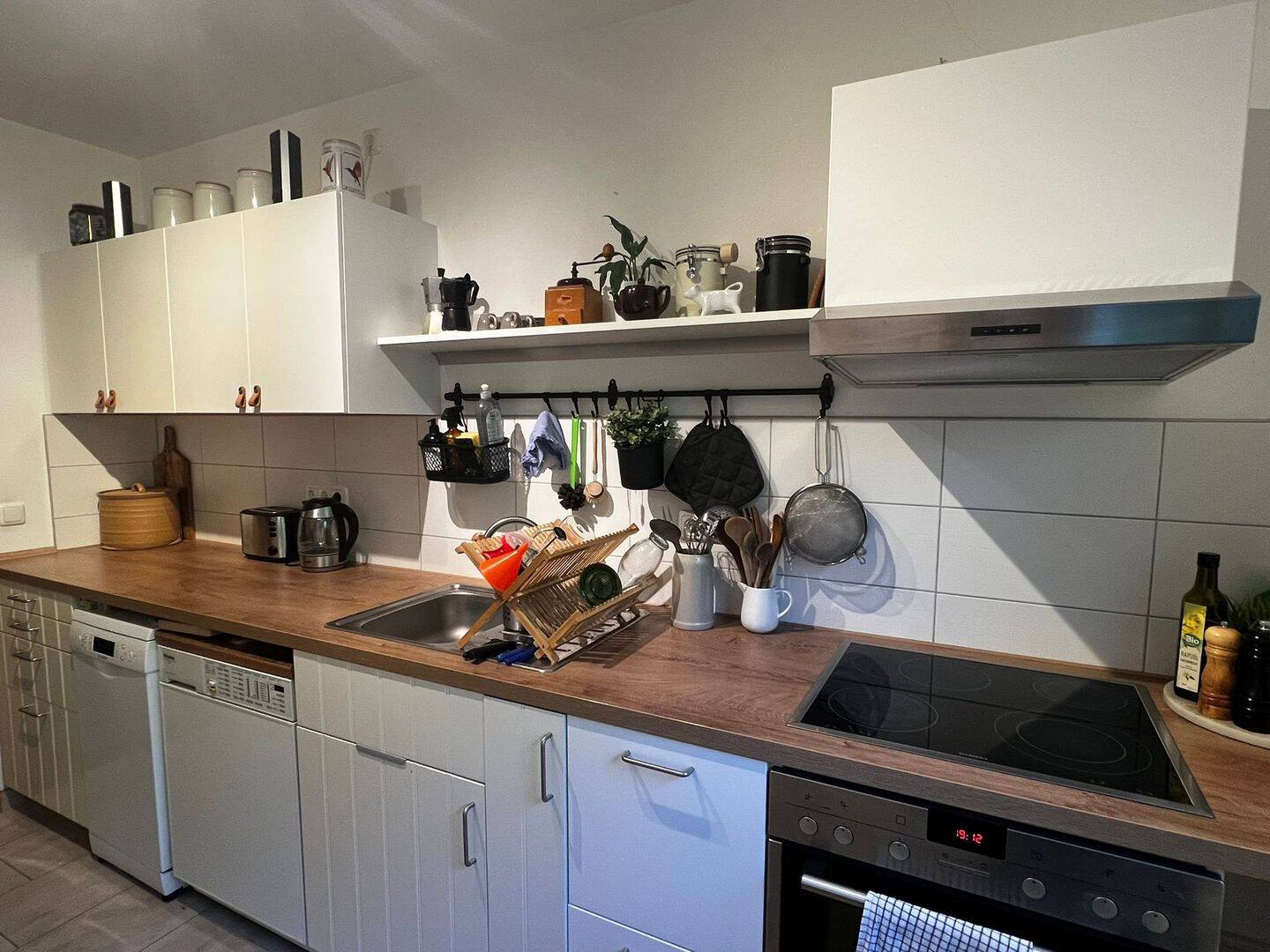 Zentrale 3 Zimmer Wohnung in Wolfsburg (Rabenberg) + Balkon/EBK, 38444 Wolfsburg (Detmerode Hattorf Heiligendorf Rabenberg Westhagen)