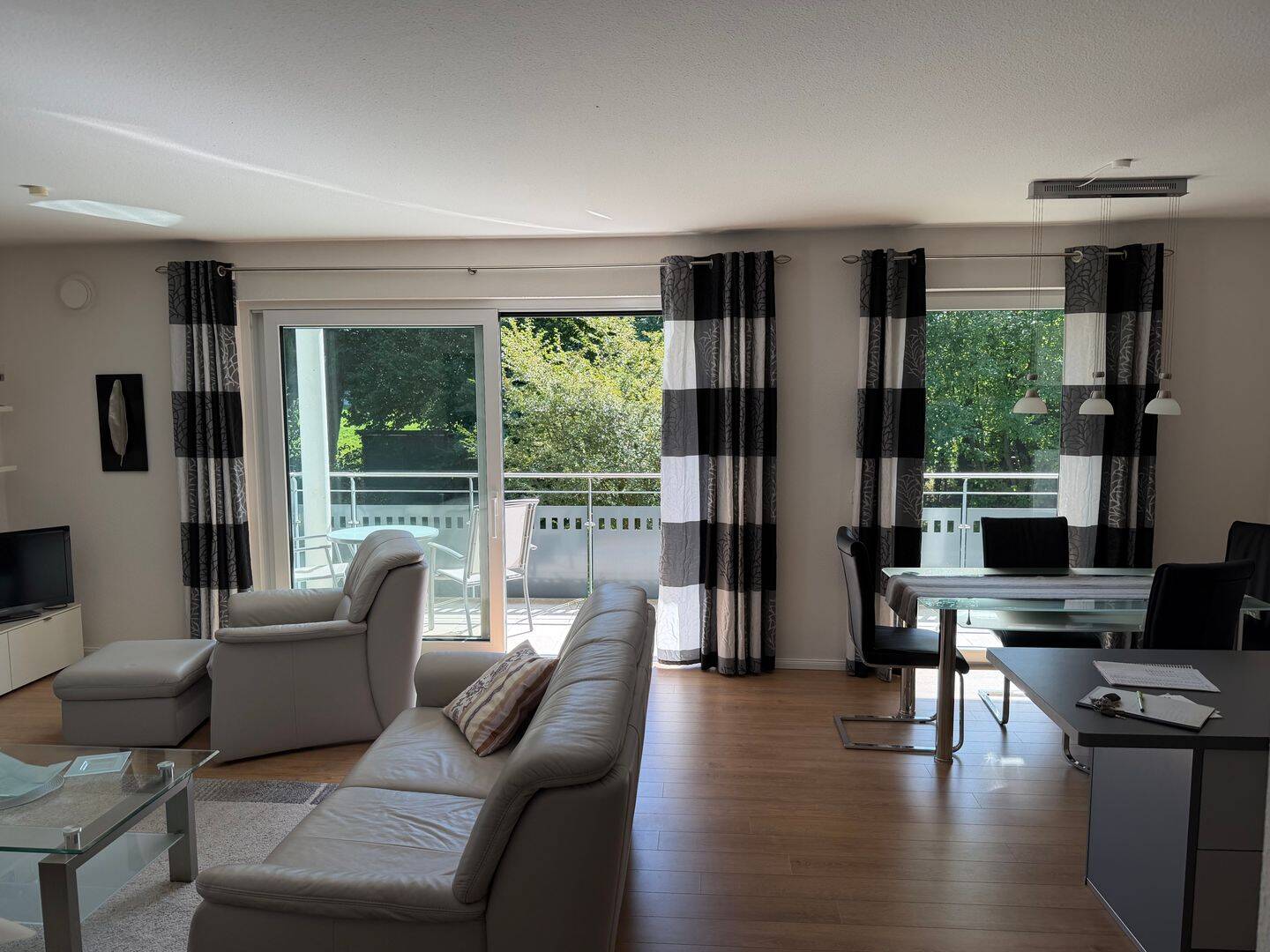Direkt am Kurpark: Hochwertige 3-Zimmer-Wohnung mit großem Balkon, 33014 Bad Driburg