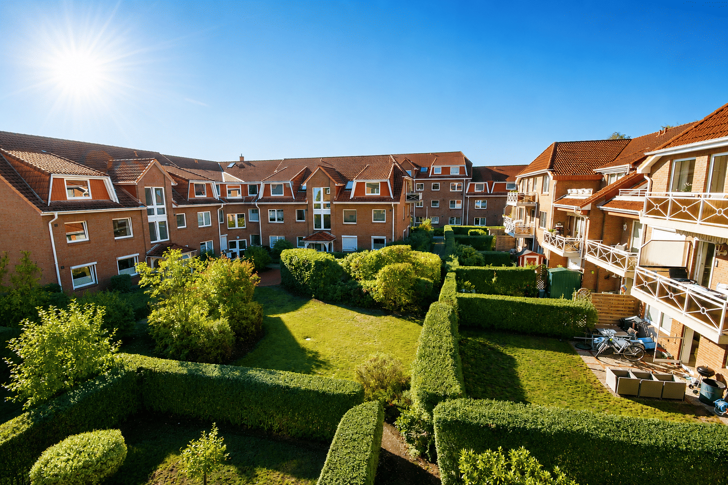 Helle 2-Zimmer-Wohnung mit Südwestbalkon und Stellplatz in Norderstedt-Garstedt, 22848 Norderstedt