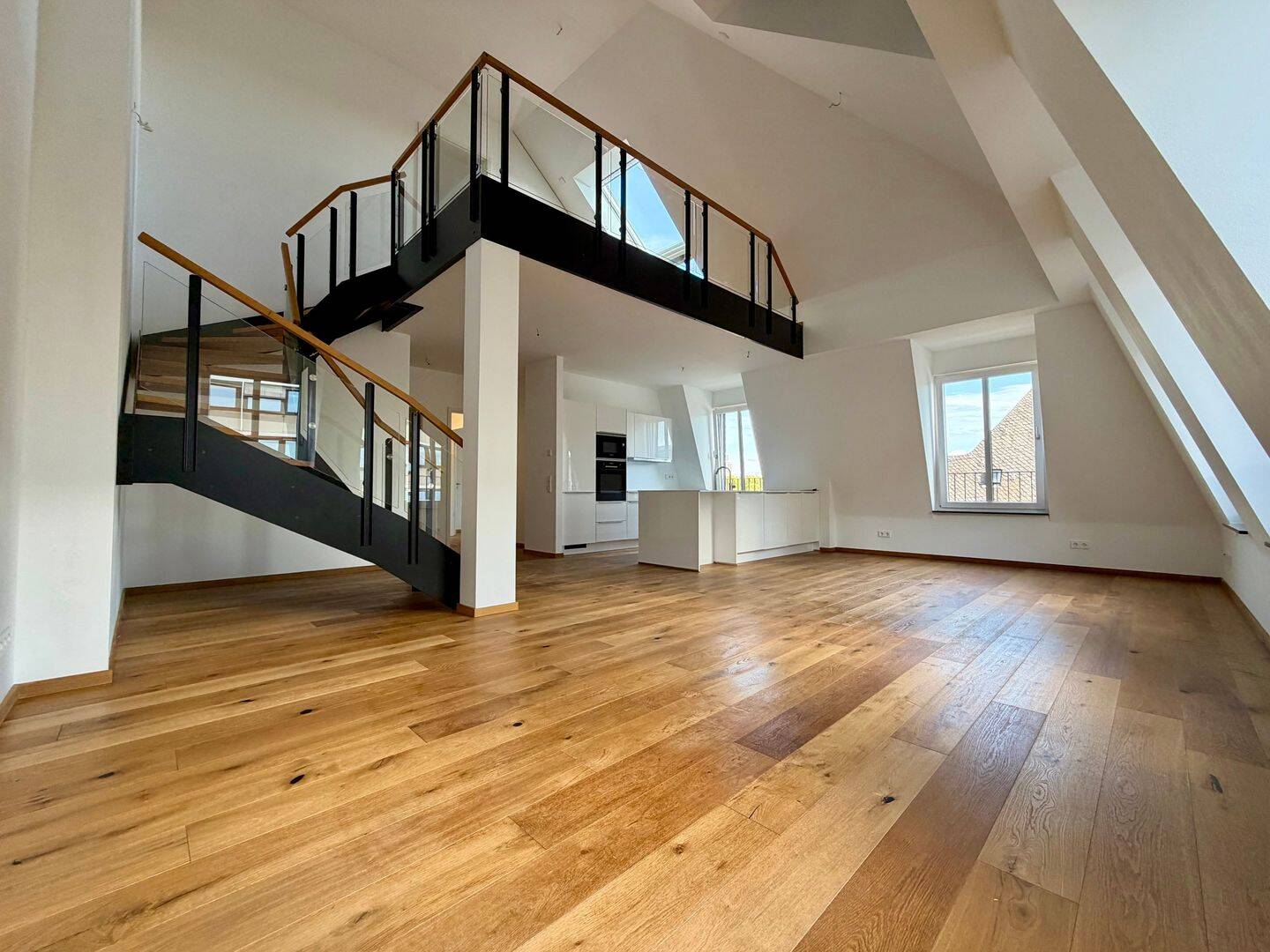 Maisonette mit Galerie & Main-Blick: WIESENHÜTTENHÖFE am Mainufer, 60329 Frankfurt am Main (Bahnhofsviertel Gallus Gutleutviertel Innenstadt)