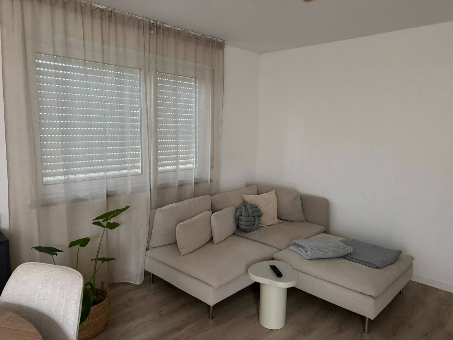 Ruhig wohnen in Flacht: helle 4-Zimmer-Wohnung mit Balkon & Garage, 71287 Weissach