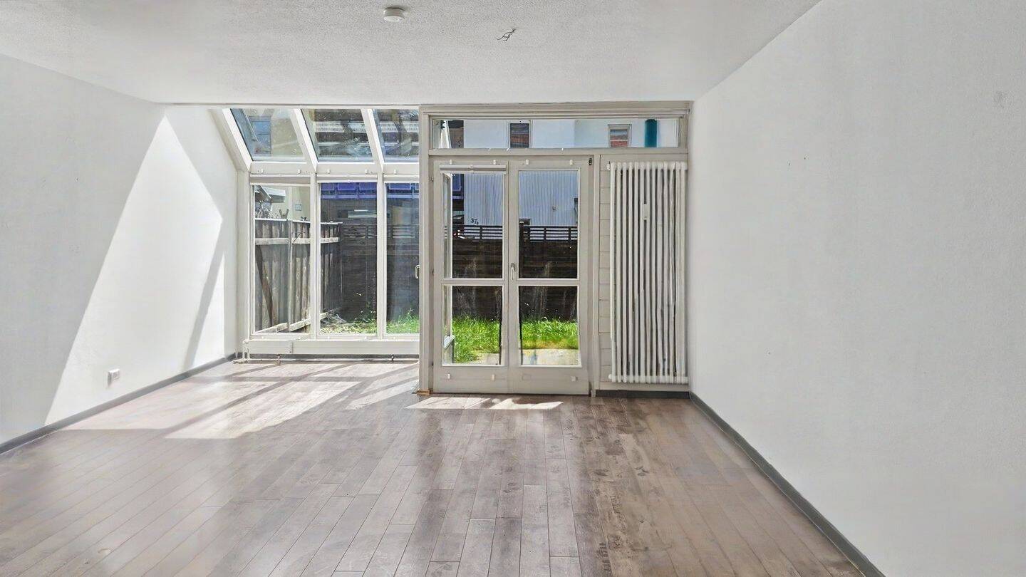 Familienglück in sonnigen Räumen – Gepflegtes Reihenmittelhaus mit Wintergarten und Garten, 84556 Kastl