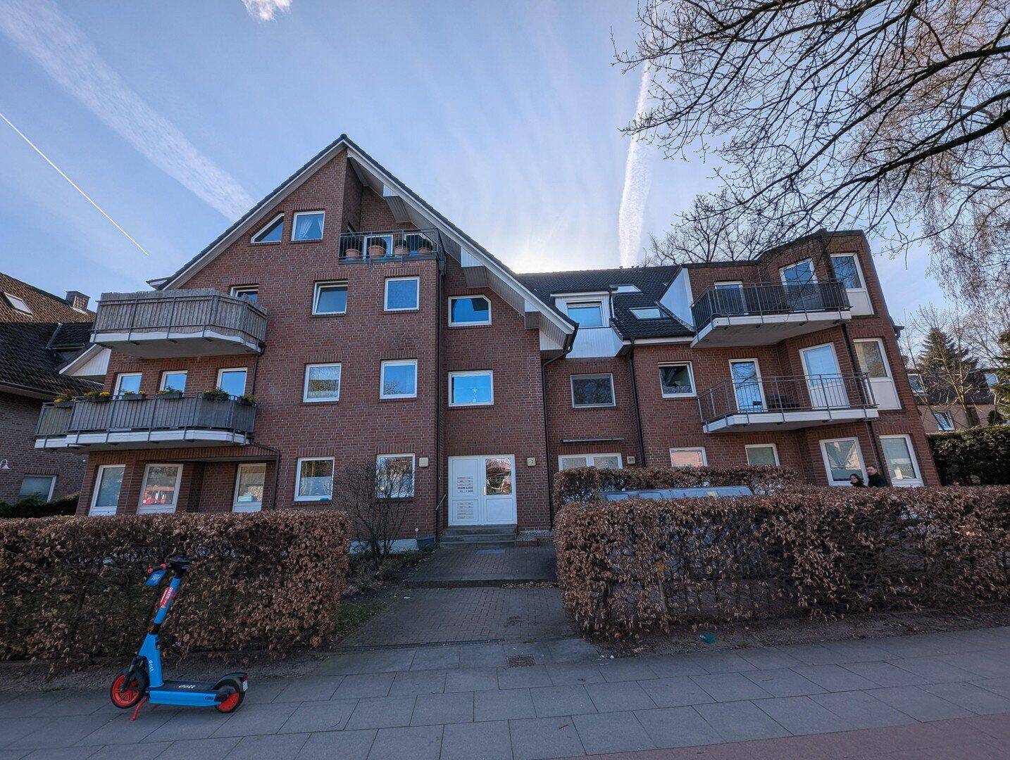 Keine Wartezeit: Großzügiges 2-Zimmer-Refugium in Lokstedt (bezugsfertig & provisionsfrei), 22453 Hamburg (Eimsbüttel Fuhlsbüttel Groß Borstel Niendorf)