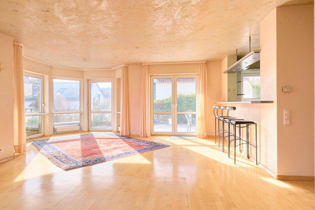 Großzügiges Familienhaus mit Einliegerbereich, Süd West Terrasse und echtem Premium Potenzial, 70376 Stuttgart (Bad Cannstatt Burgholzhof Münster Zuffenhausen)
