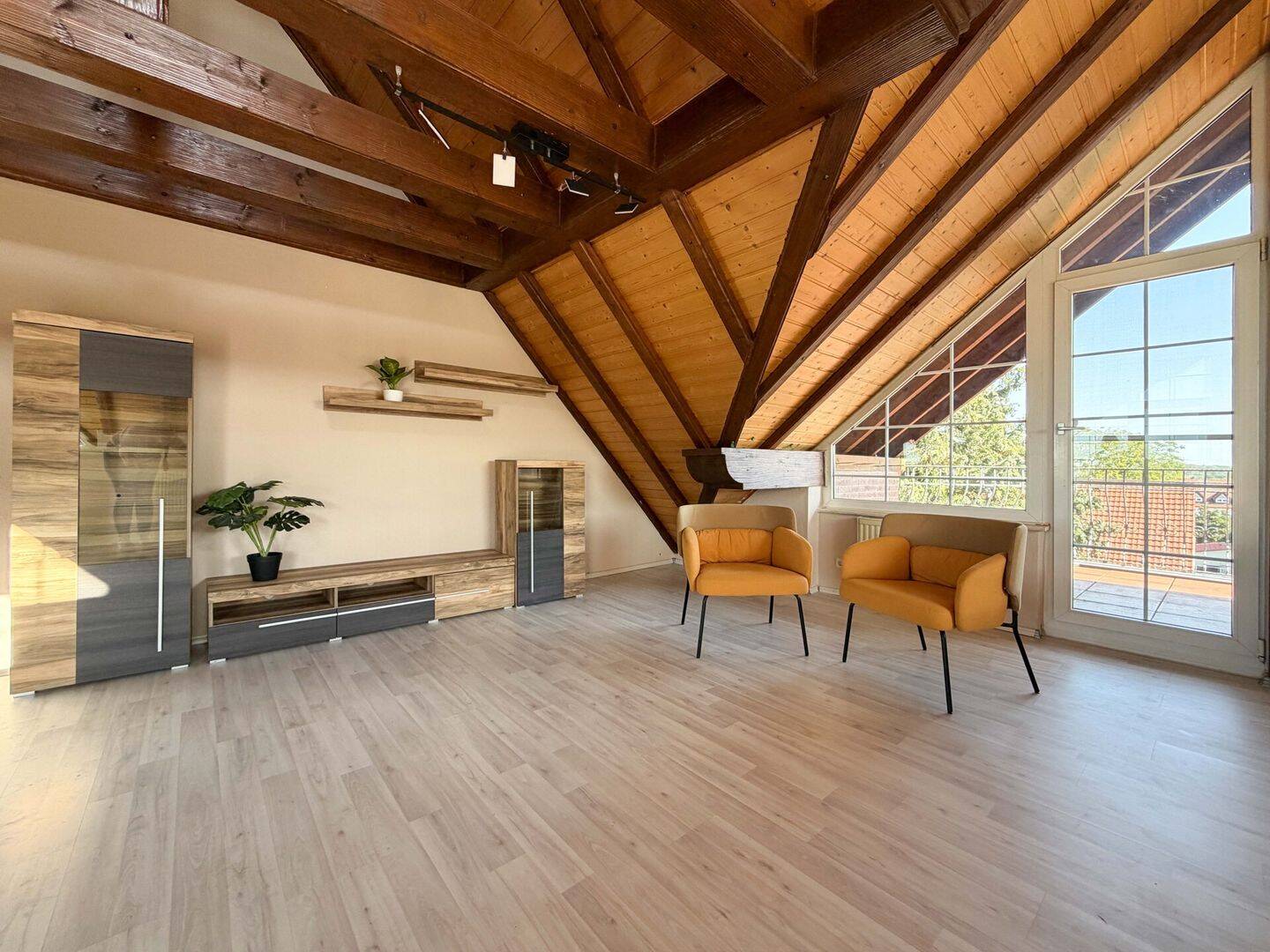 Sofort Kartons packen: 2 Zimmer auf ca. 59 m². Luftig & hell mit XL-Stauraum, Balkonen und Garage, 71093 Weil im Schönbuch