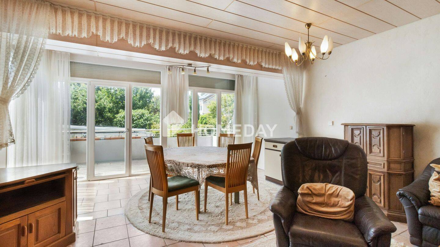 Charmante 3,5-Zimmer-Wohnung mit Terrasse und zwei Tiefgaragenstellplätzen in Kelkheim Mitte, 65779 Kelkheim (Taunus)
