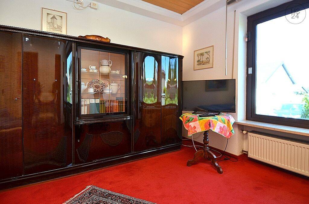 Möblierte 1-Zimmer Wohnung mit Terrasse in Wackernheim bei Heidesheim, 55263 Ingelheim am Rhein (Wackernheim)