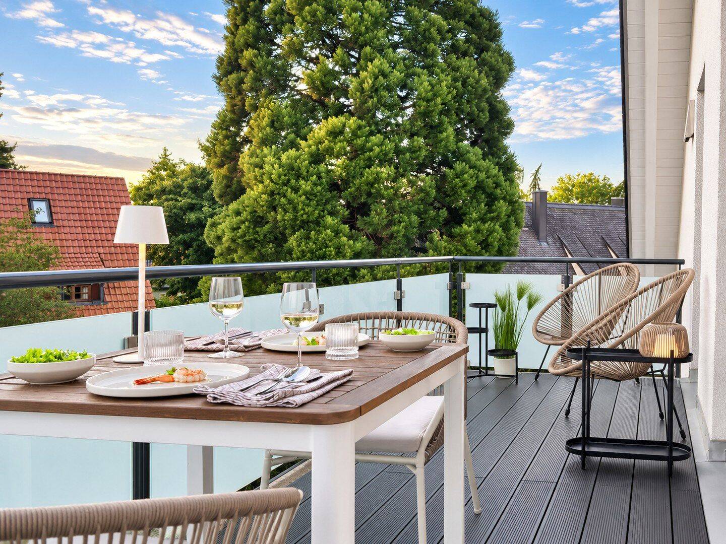 Exklusives voll möbliertes u. ausgestattetes Penthouse in ruhiger und verkehrsgünstiger Lage., 81737 München (Ramersdorf-Perlach)