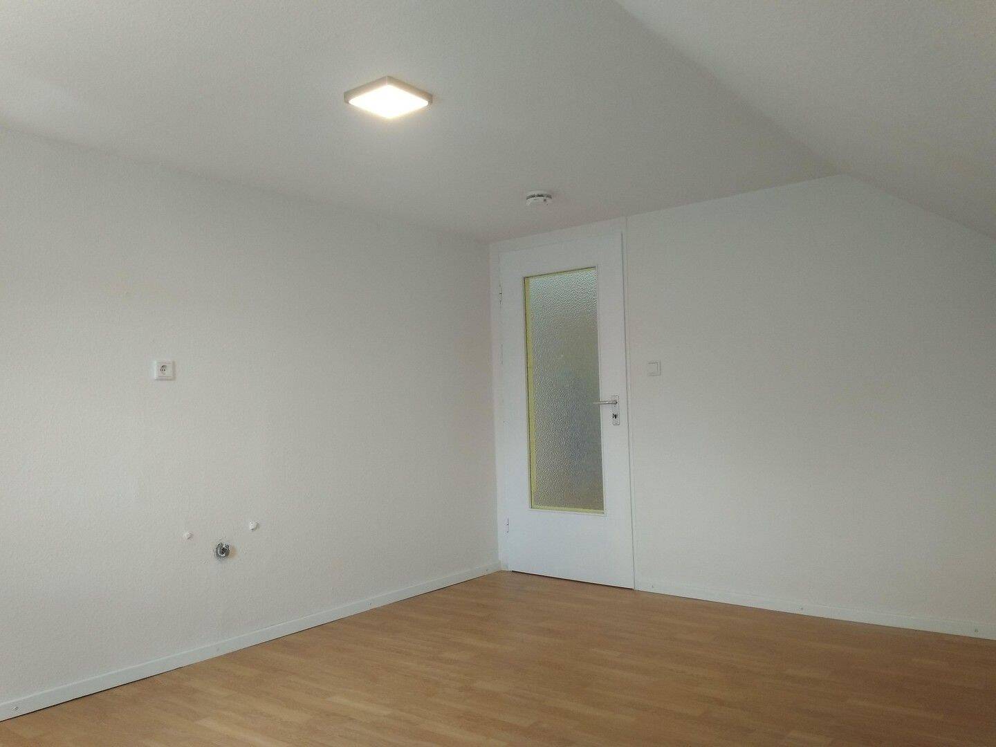 Zwei Zimmer Küche Bad in Alzenau – ink. Stellplatz – ab sofort, 63755 Alzenau